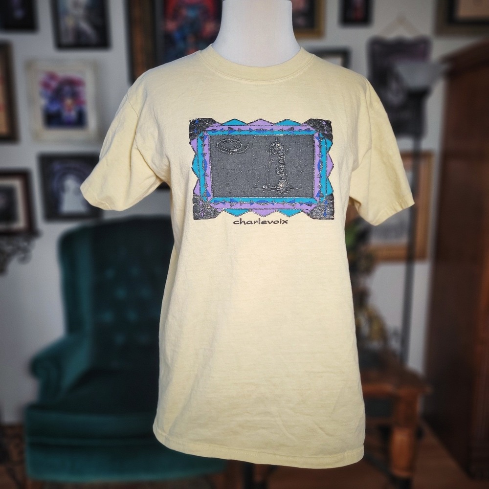 Charlevoix Michigan Lighthouse T Shirt Vintage 90s Gildan Yellow Graphic Tee M